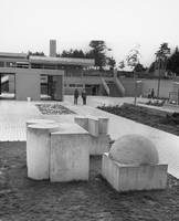 Leo Kornbrust, "Tastobjekte", 1968, dreiteilige Skulpturengruppe, Beton, 1,20 x 1,30 x 1,40 m; 1,20 x 1,00 x 1,10 m; 1,00 x 1,00 x 1,00 m. Foto: Archiv Leo Kornbrust, St. Wendel