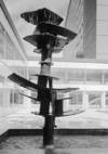 Oswald Hiery, "Baum", Brunnen, 1966, Bronze, 5,00 x 3,00 m, Universittsklinikum Homburg, Gebude 6, Hals-Nasen-Ohren / Urologie, Innenhof. Foto: Archiv Staatliches Hochbauamt, Heinrich Hell