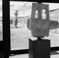 Yoshim Ogata, Skulptur, 1978, Marmor, 0,80 x 0,75 x 0,35 m (ohne Sockel). Foto: Toni Ney