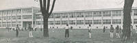 Neubau des "Lyce Marchal-Ney" (heute Deutsch-Franzsisches Gymnasium) in Saarbrcken von Pierre Lefvre; Sdfassade zum Schulhof (Abbildung aus: 5 Jahre Bauen an der Saar, 1952, S. 40)