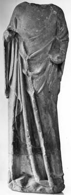 Hl. Bischof, um 1300, Sandstein, Rundfigur, 90 x 35 x 18 cm, Kath. Pfarr- und Wallfahrtskirche St. Wendalinus (ursprüngl. Magdalenenkapelle), St. Wendel