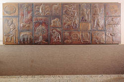 Richard Eberle, Wandrelief, 1968, getriebenes Kupfer, 1,50 x 4,05 m, signiert unten rechts: "eberle 68". Foto: Institut für aktuelle Kunst im Saarland, Carsten Clüsserath