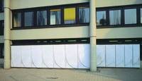 Jo Enzweiler, Wandgestaltung, 1980, Marmor, zweiteilig, je 15,00 x 2,50 m, Arbeitsamt Neunkirchen. Foto: Jo Enzweiler