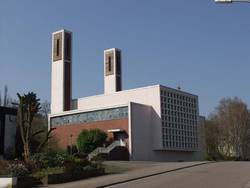 Saarbrücken, Dudweiler, Kath. Kirche St. Bonifatius, 1956-57 von Hans Schick. Foto: Landesdenkmalamt Schulte, 2007
