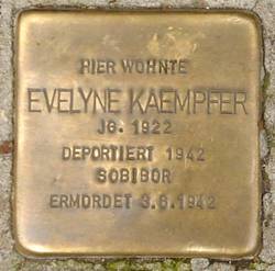 Stolperstein für Evelyne Kaempfer. Foto: Institut für aktuelle Kunst im Saarland, O.D., 2010